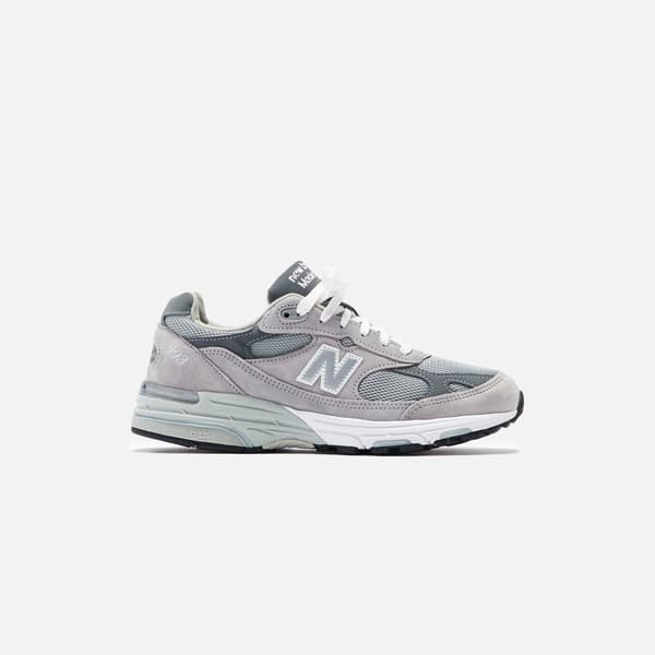 뉴발란스 993 그레이 $120