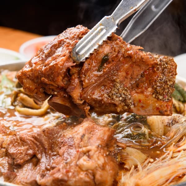 깊고 진한 뼈다귀감자탕 1.5kg (6,732원,무료)