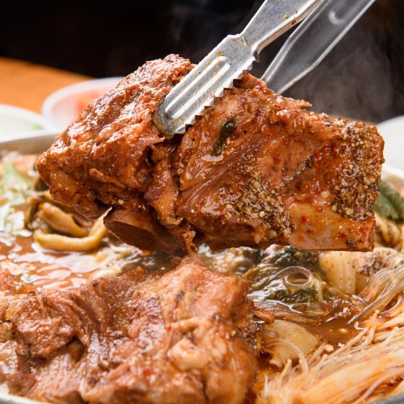 깊고 진한 뼈다귀감자탕  1.5kg+1.5kg 총 3kg (9,828원/무배)